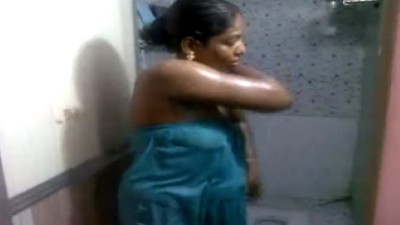 Tiruchirappalli village local aunty nude bathing mms